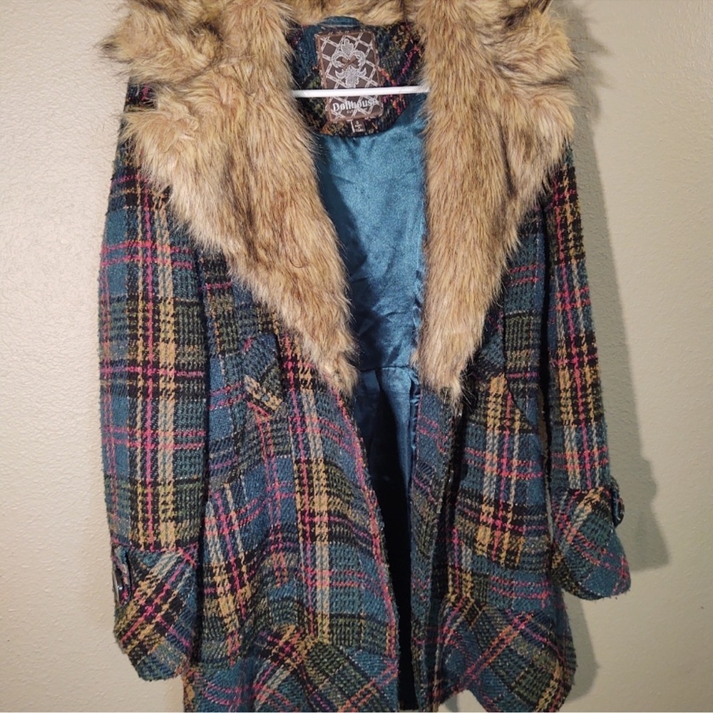 Super cute plaid Dollhouse coat with faux fur collar size small